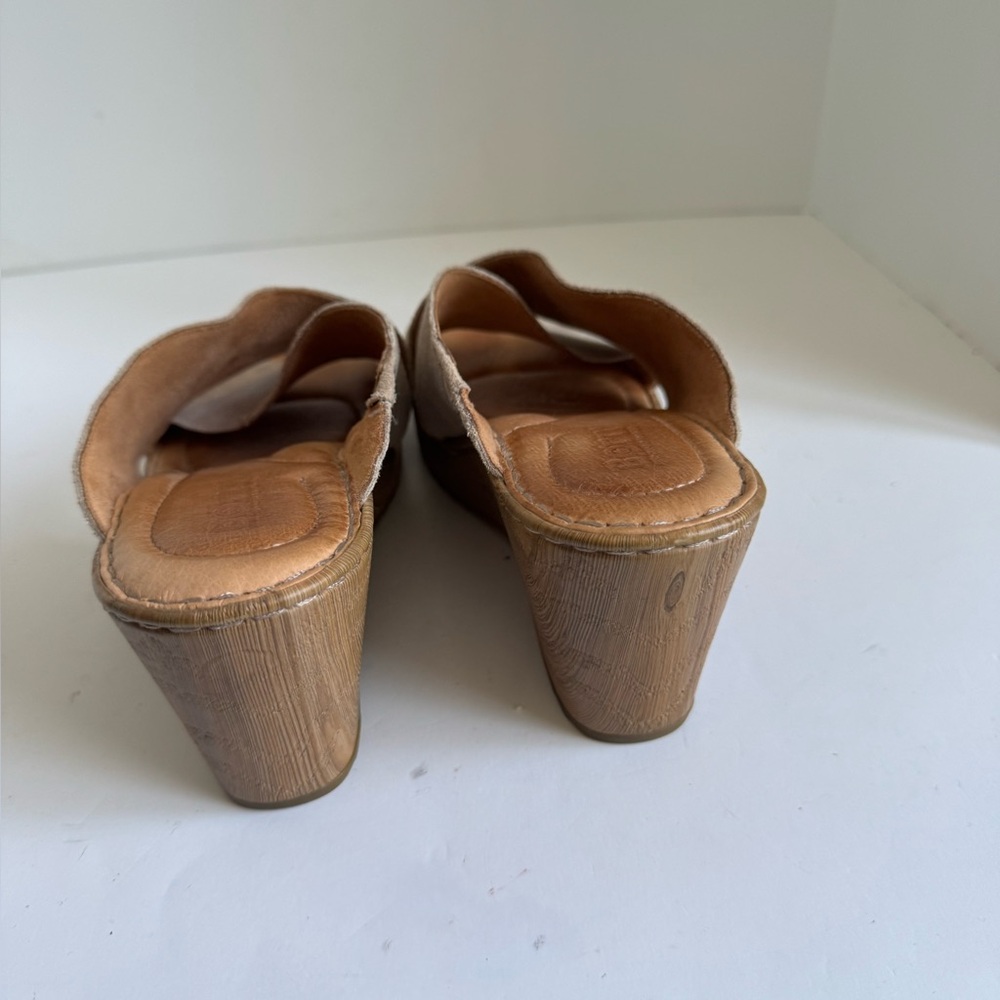 Born® Nora Handcrafted Suede Wedge Sandal Size 8 - Picture 14 of 16
